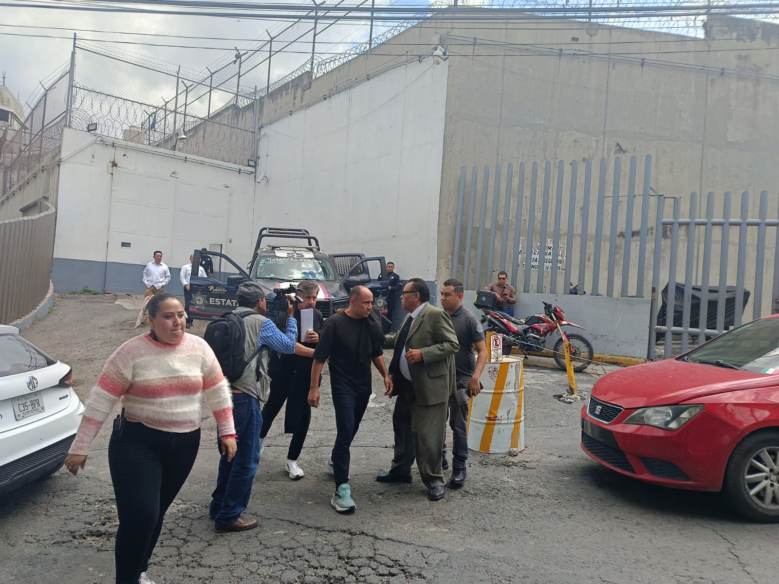"Lord Pádel" y su socio salen del penal de Barrientos; su esposa e hijos siguen presos