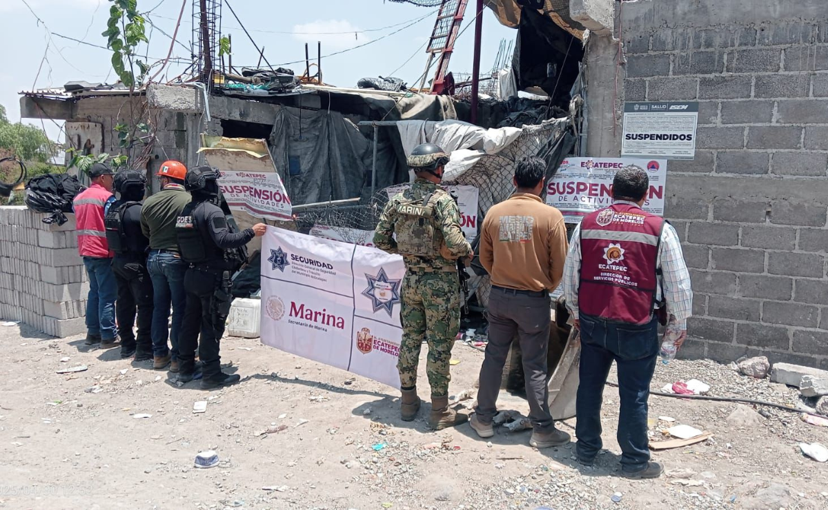Personal municipal y de la Marina coordinaron el operativo para suspender las actividades del tiradero clandestino. Foto: Especial