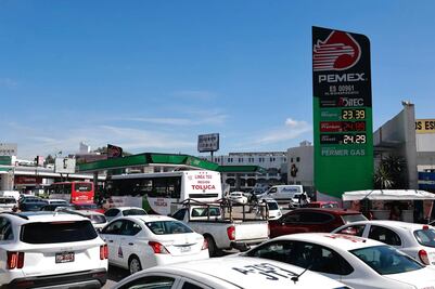 Descartan desabasto de gasolina en Edomex y CDMX; piden no hacer compras de pánico