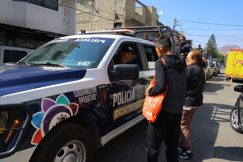 Elementos de la Secretaría de Marina y la Policía Municipal realizan patrullajes estratégicos en las comunidades más vulnerables de Ecatepec. Foto Especial