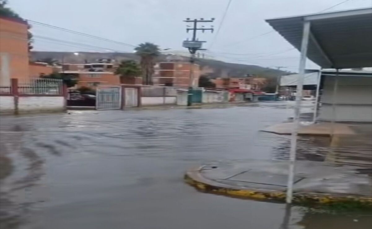 La intensa lluvia generó encharcamientos en vialidades como la Avenida Quetzal. Foto: Especial