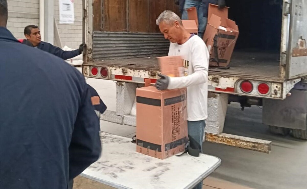 La empresa procesadora de papel entregó al IEEM un total de 5 mil 280 paquetes de papel bond tamaño carta / Foto Especial