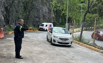 Reabren circulación en Boulevard Bellavista en Atizapán de Zaragoza; concluye retiro de rocas tras talud