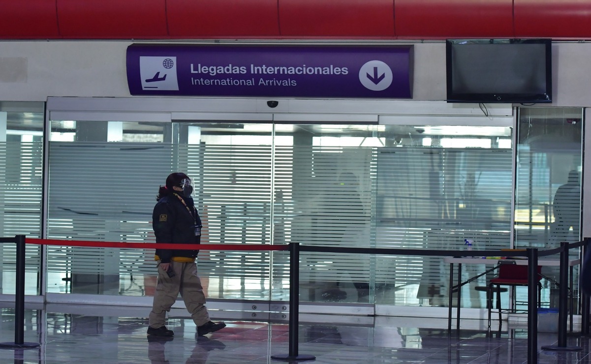 El personal de Profeco verifica que las aerolíneas ofrezcan soluciones compensatorias / Foto: Especial