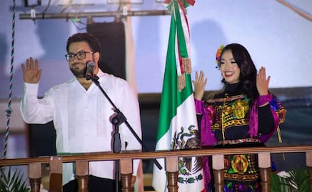 Isaac Montoya encabeza por segundo año el grito de independencia en Naucalpan