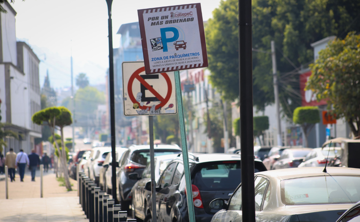 Los parquímetros, un elemento común en las calles de Ecatepec, quedan fuera de funcionamiento tras la decisión de la alcaldesa. Foto: Luis Camacho