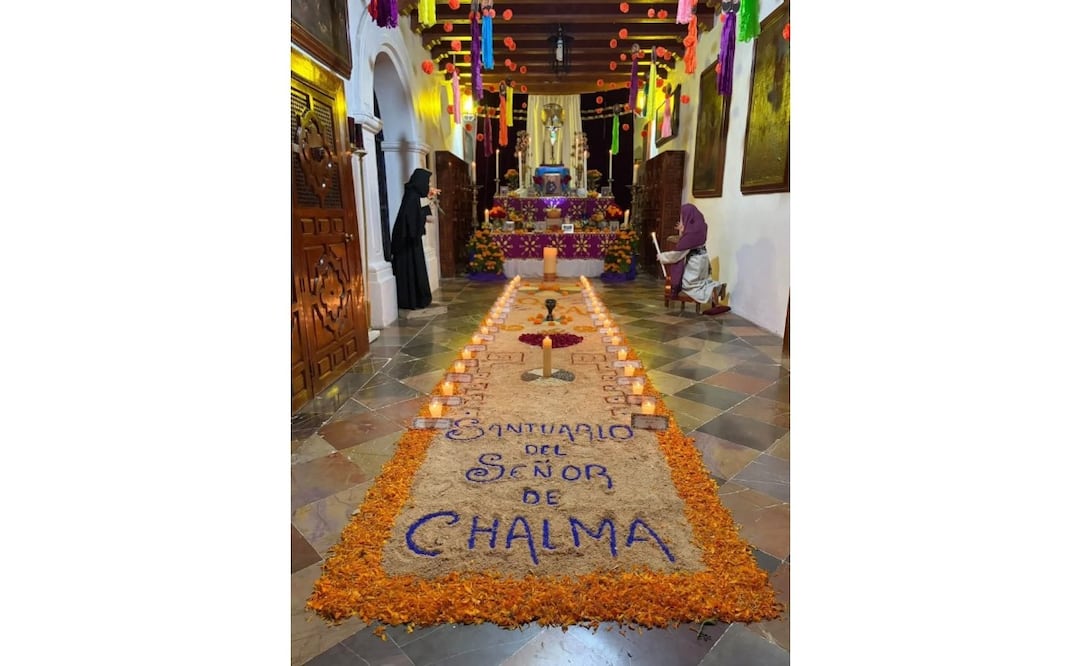 El Santuario de Chalma colocó una ofrenda para honrar la memoria de las personas fallecidas. Foto especial