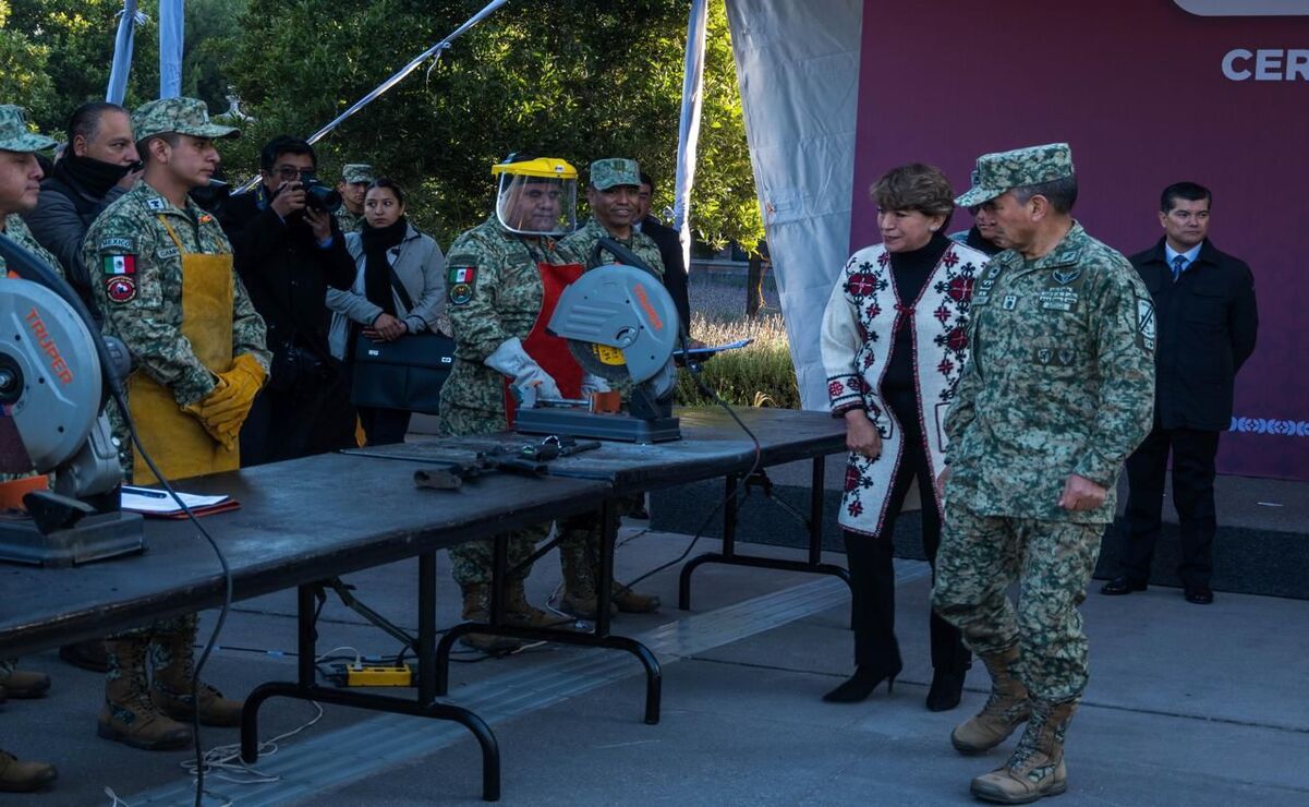 La Secretaría de Seguridad Estatal, Ejército México y el Gobierno del Estado de México, llevaron a cabo la destrucción 165 armas de fuego. Foto: Alejandro Vargas