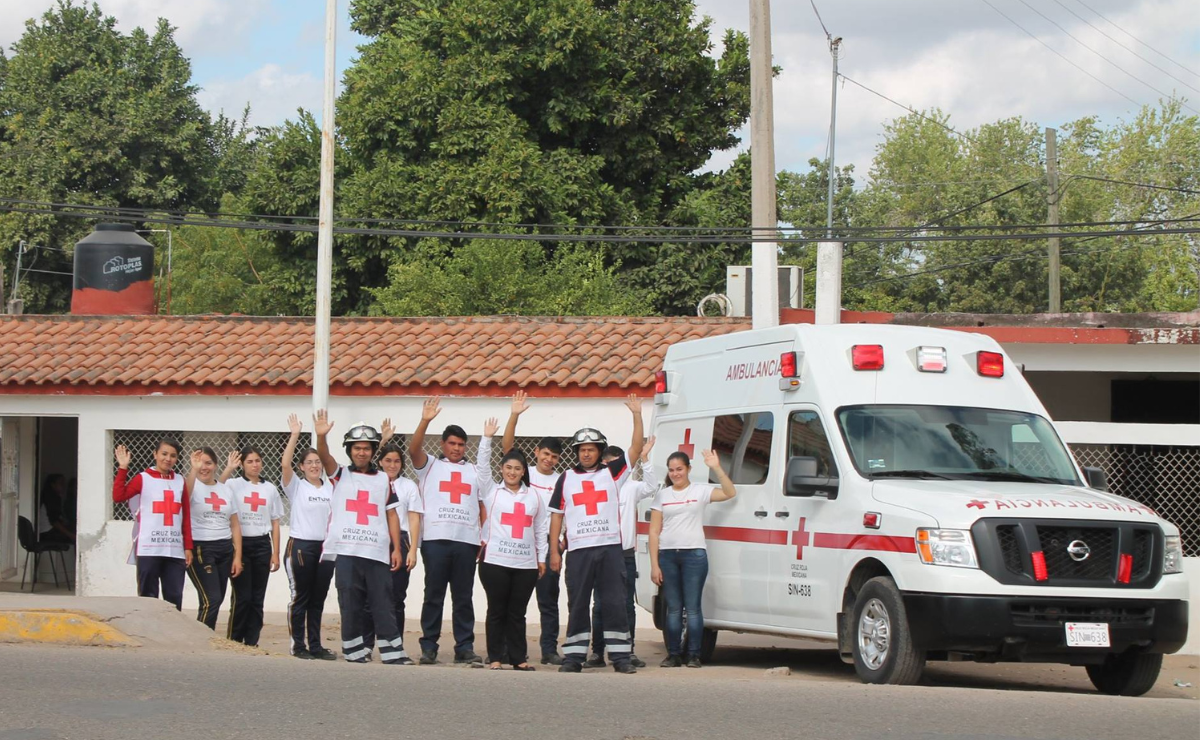 Voluntarios y personal de la Cruz Roja Mexicana en Toluca celebran su día mundial, reafirmando su compromiso con la comunidad. Foto: Especial