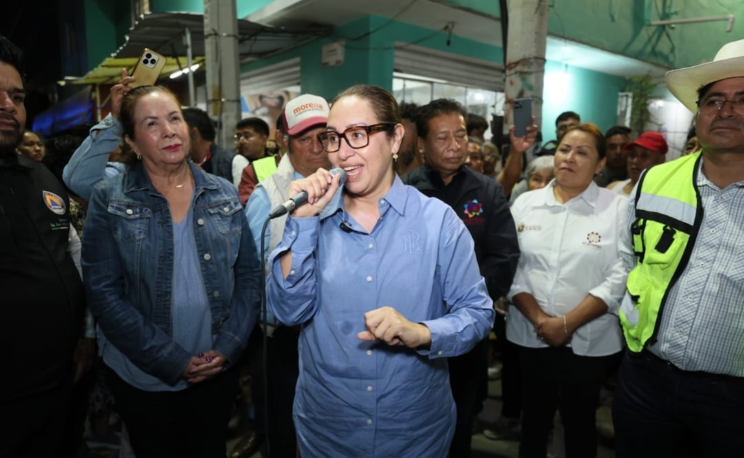 La alcaldesa de Ecatepec, Azucena Cisneros Coss, encabezó el corte de listón inaugural del Sendero Seguro en la avenida Juan Aldama. Foto Especial
