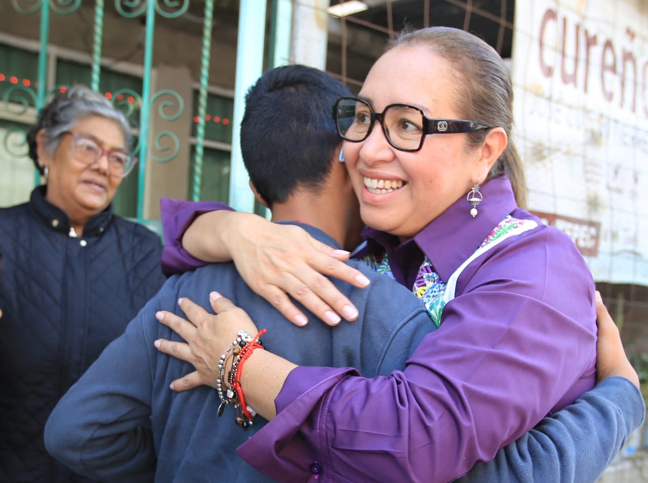 Azucena Cisneros Coss, presidenta municipal de Ecatepec, reafirma su compromiso con los más pequeños. Foto Especial