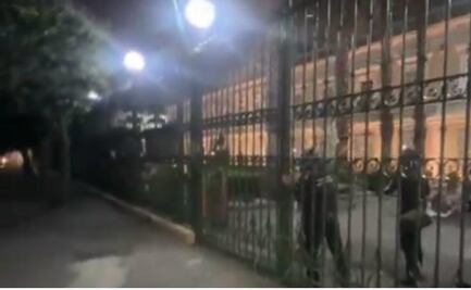 Doble toma de Rectoría en Toluca: La "Colmena Revolucionaria" choca con el "Enjambre Estudiantil"