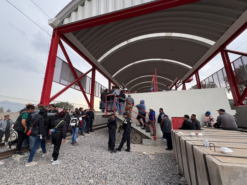 El movimiento ejidal advierte que el siguiente paso es la toma de casetas en el Circuito Exterior Mexiquense. Foto Especial