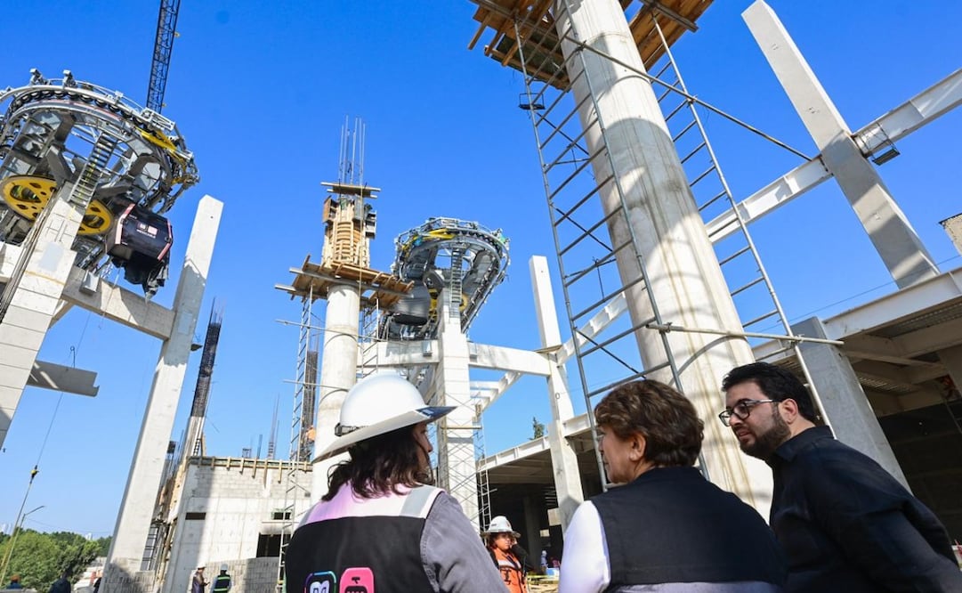 La gobernadora Delfina Gómez y el alcalde Isaac Montoya constatan el avance de la infraestructura que conectará a Naucalpan. Foto Especial