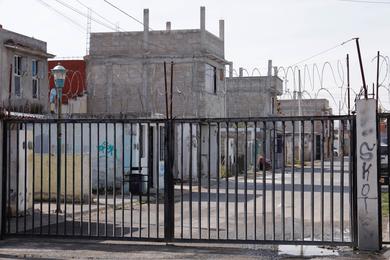 La historia de un fraccionamiento que prometió mucho y entregó poco. Foto Arturo Hernández