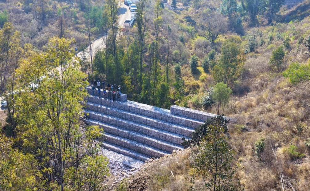 Así lucen las nuevas presas de gavión construidas en el paraje El Azteca, Coacalco, diseñadas para frenar la velocidad del agua y evitar deslaves. Foto Especial