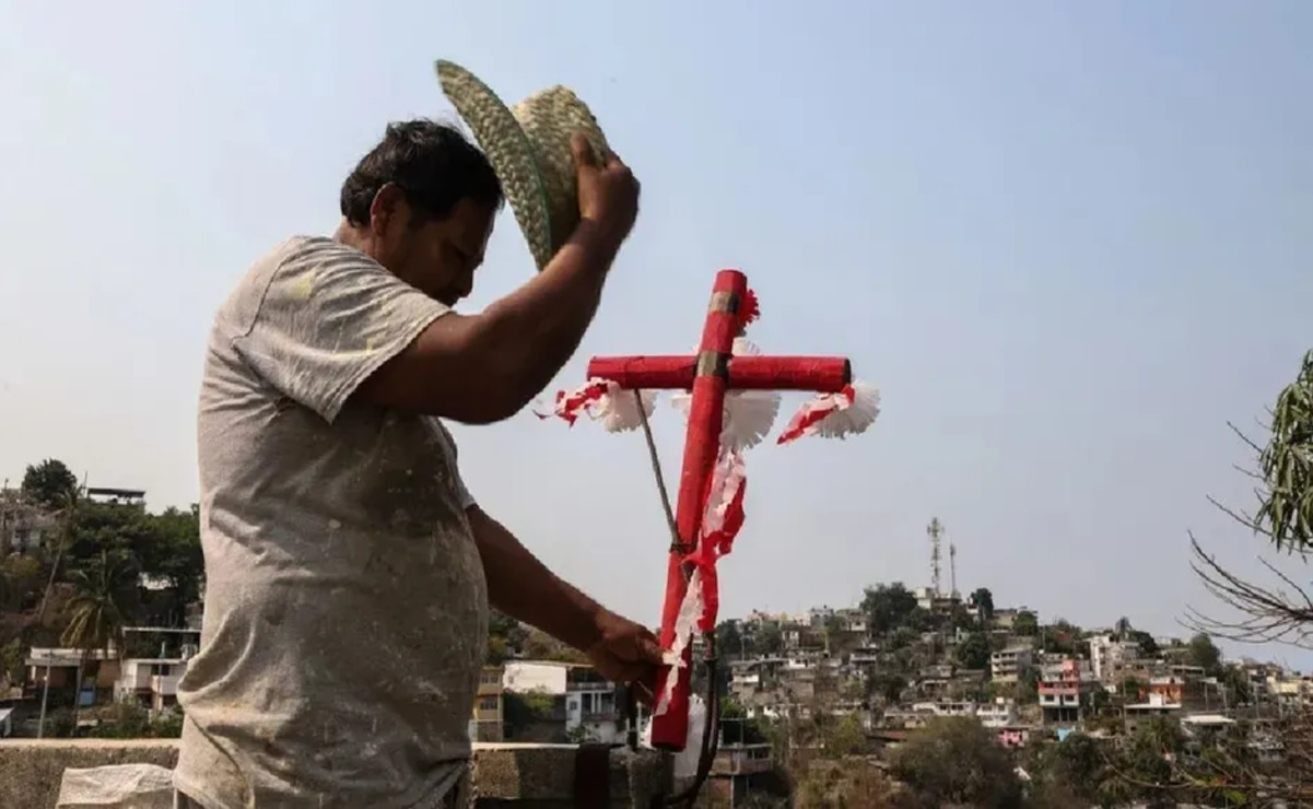 Las Cruces colocadas en la construcción son decoradas con diversos elementos. Foto: Especial