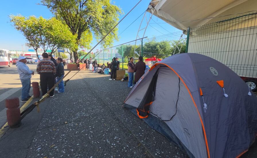 Familias acampan para ver a Caifanes en la Feria del Alfeñique
