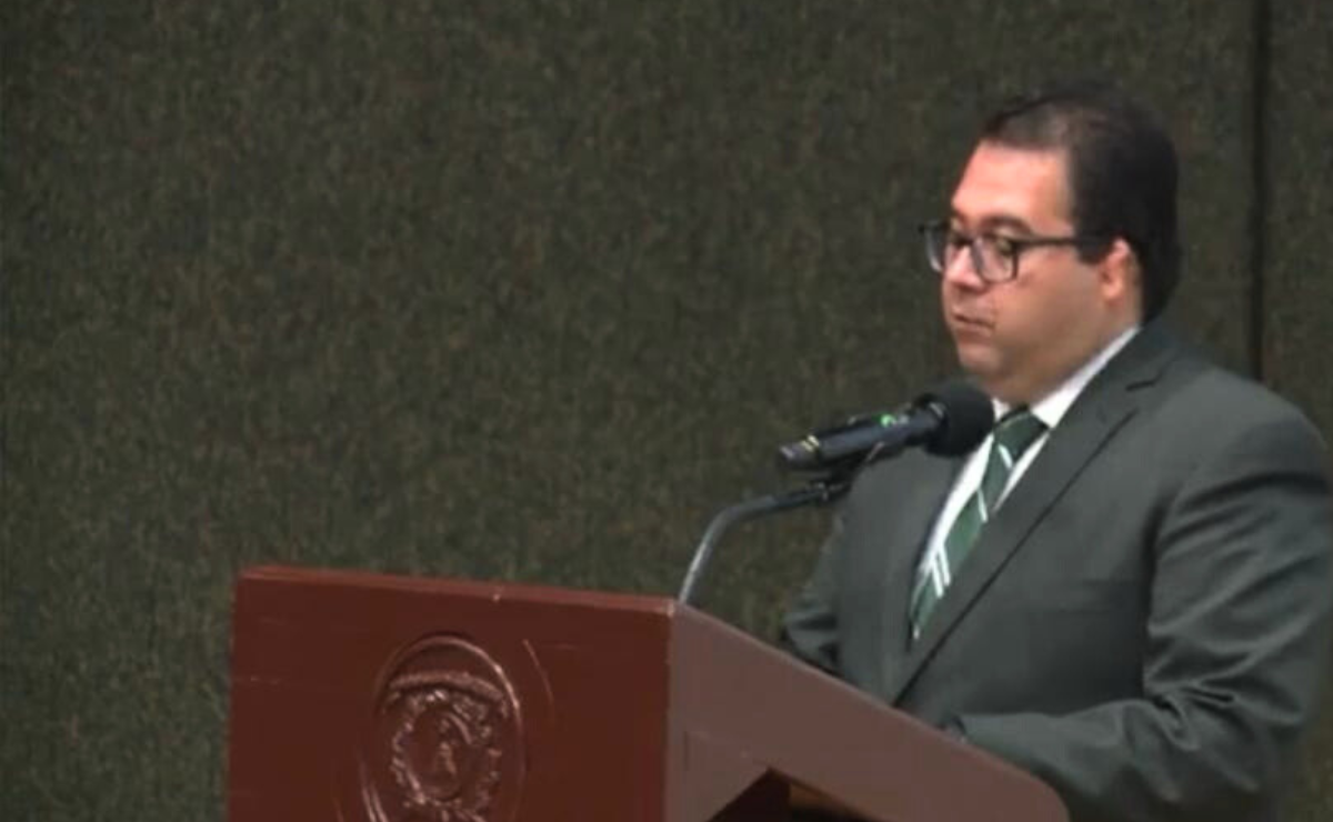 En la UAEMéx, Isidro Rogel Fajardo entrega informe clave sobre la transición democrática y la inédita elección de Rector por voto de la comunidad. Foto: Especial