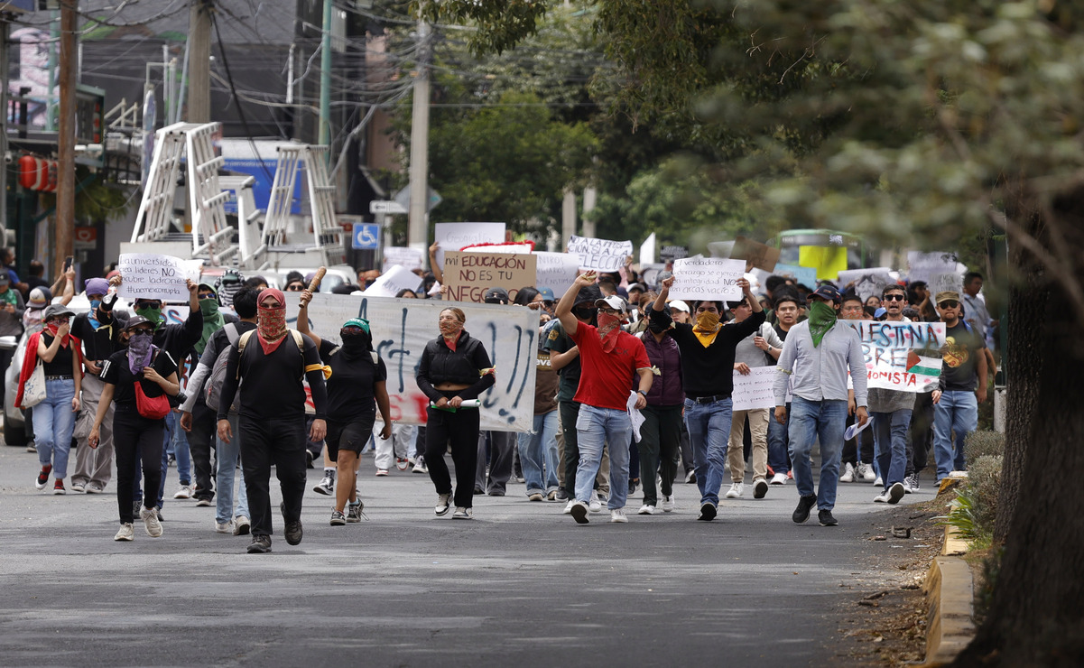 La Asamblea Estudiantil emitió un comunicado donde señala que la evaluación del semestre 2025-A está bajo responsabilidad de cada facultad y licenciatura. Foto: Arturo Hernández / El Universal Estado de México