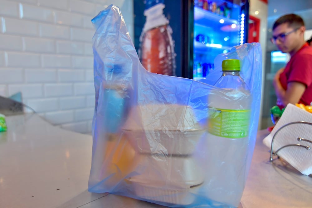 De las 17 mil toneladas diarias de residuos sólidos solo 36% son depositados en un relleno sanitario. Foto Especial