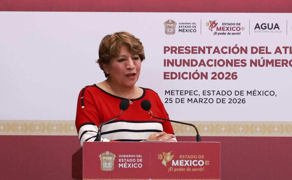 Delfina Gómez, junto a autoridades de Conagua, detalló la estrategia tripartita para limpiar drenajes y rehabilitar pozos. Foto Alejandro Vargas / El Universal