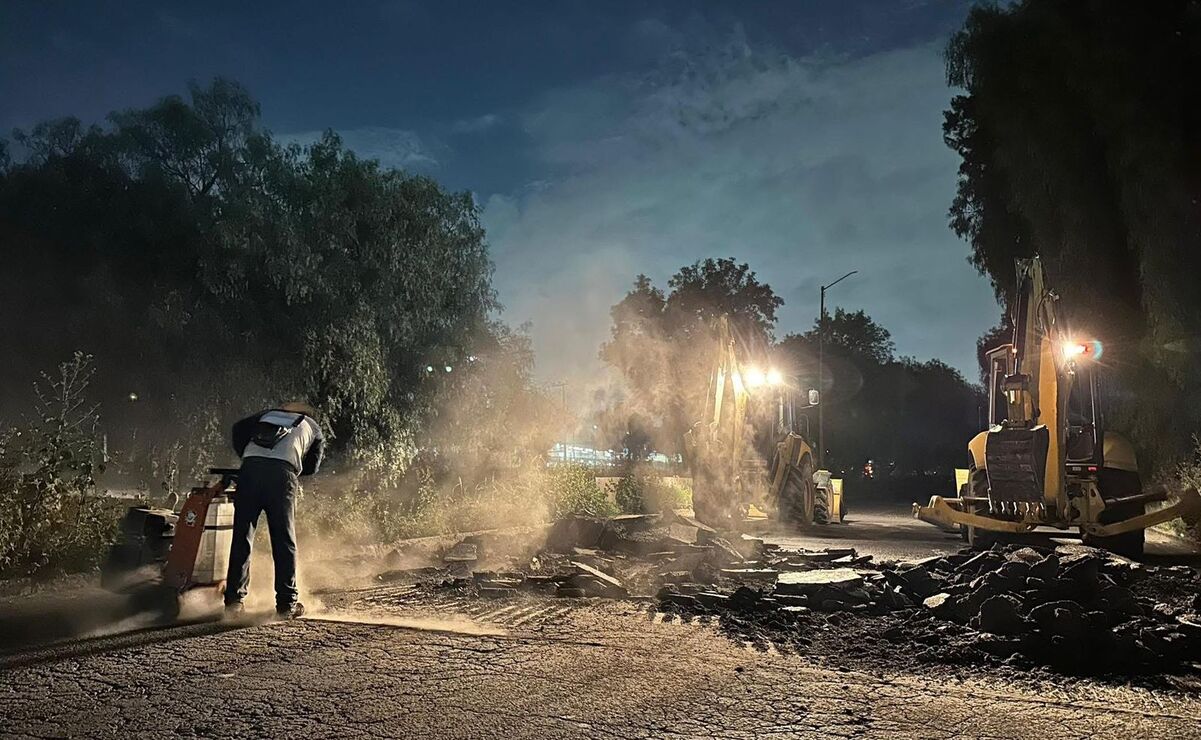 La cuadrilla de trabajadores fue desplegada para laborar en la madrugada, pensando en no afectar la circulación de vehículos / Foto Especial