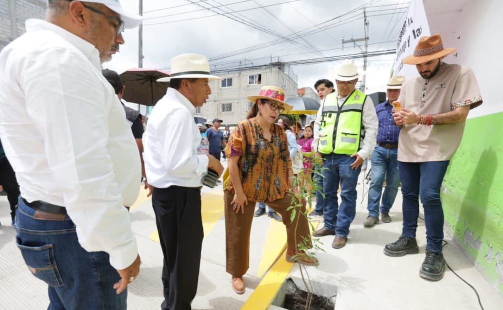 El programa "Cimientos de Esperanza Mano a Mano" busca pavimentar las 53 calles de esta zona para erradicar por completo el rezago urbano. Foto Especial