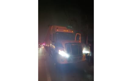 Se registra persecución por robo de tráiler en Edomex