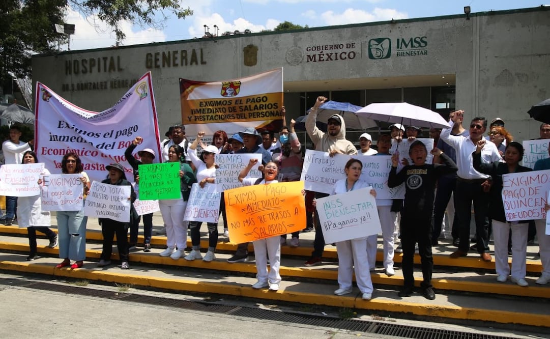 Autoridades y representantes de los trabajadores firmaron los acuerdos correspondientes alrededor de las 14:00 horas, restableciendo el tránsito. Foto Carlos Mejía / El Universal