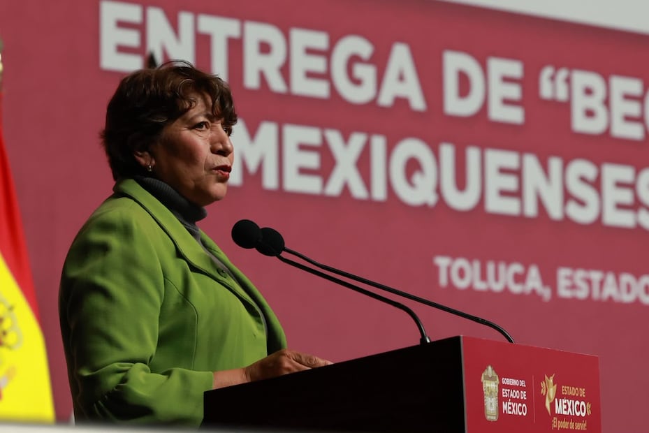 La gobernadora Delfina Gómez Álvarez entregó las Becas para el Bienestar Mexiquense en el Extranjero a estudiantes y docentes de instituciones públicas de educación superior. Foto especial