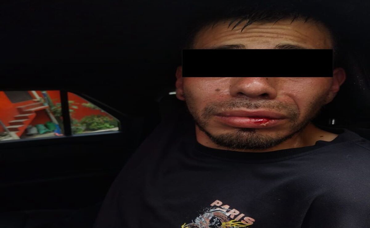 Detienen a dos sujetos por robo de vehículos en Naucalpan 