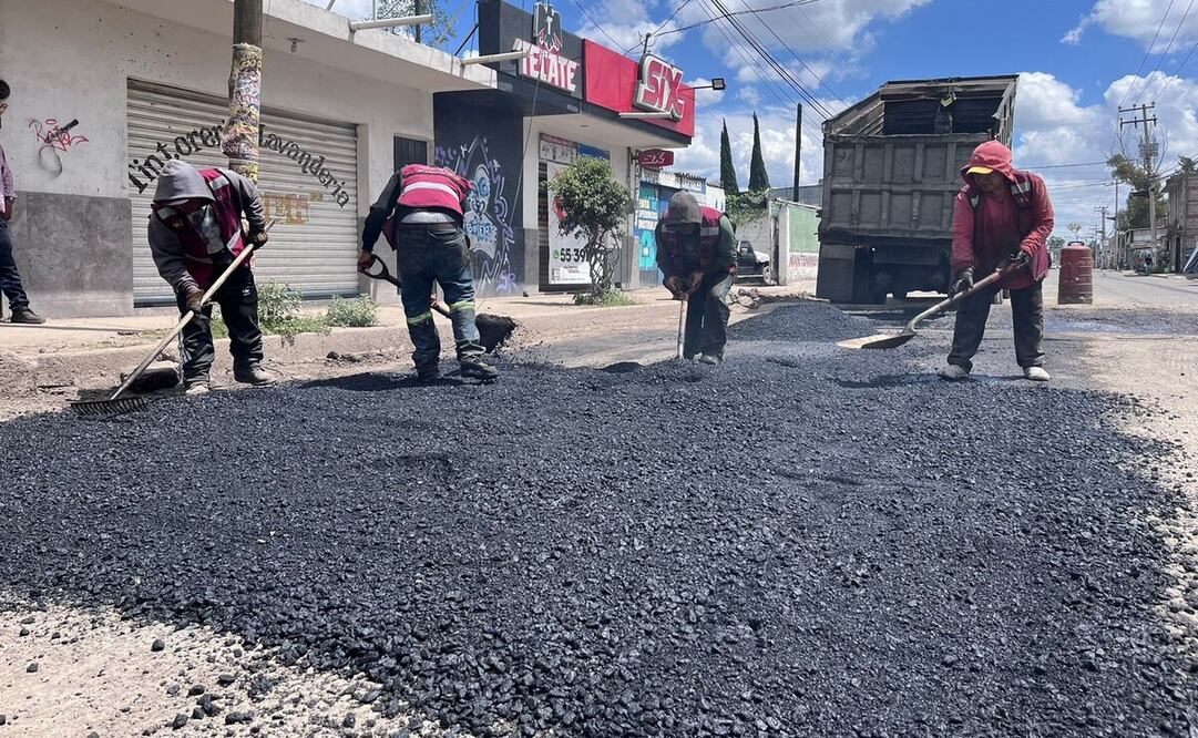 Los automovilistas esperan que el bacheo tenga durabilidad ante las fuertes lluvias que han caído en el Valle de México, para que la carretera Zumpango-Teoloyucan sea transitable. Foto: Arturo Contreras