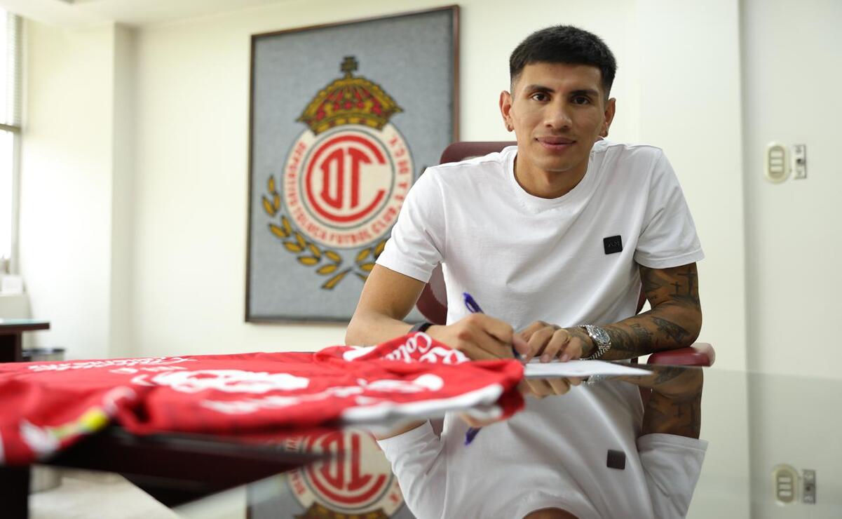 El argentino se incorpora al equipo escarlata con miras al torneo de la Liga MX, proveniente Elche de España. Foto: Especial