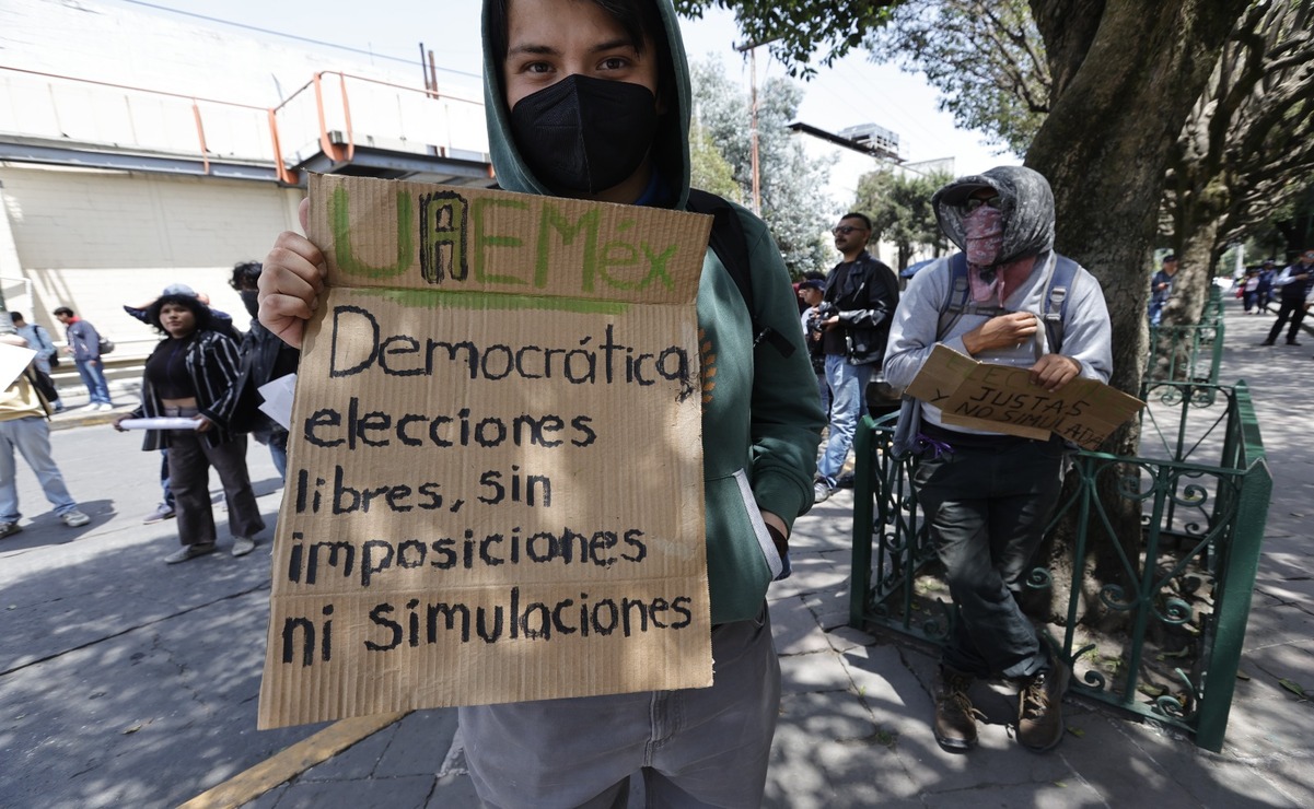 Los manifestantes también criticaron la falta de representación de un amplio sector de la comunidad en el Consejo Universitario / Foto: Jorge Alvarado