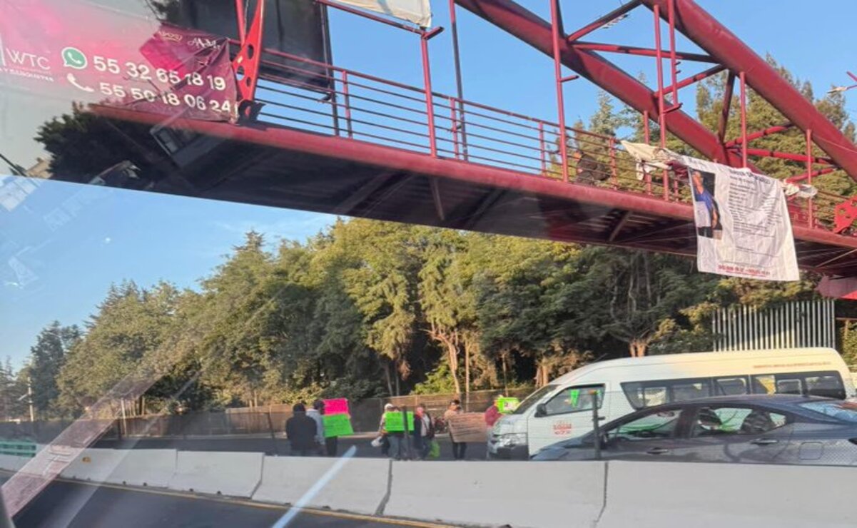 Familiares y amigos de Isaac Ortiz Chávez bloquean Periférico Norte / Foto Especial