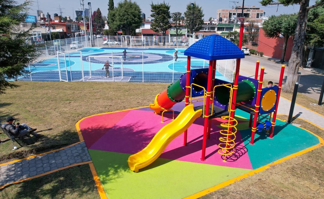 La rehabilitación de juegos y alumbrado convierte a los parques en puntos de encuentro seguros y libres de delincuencia. Foto Especial