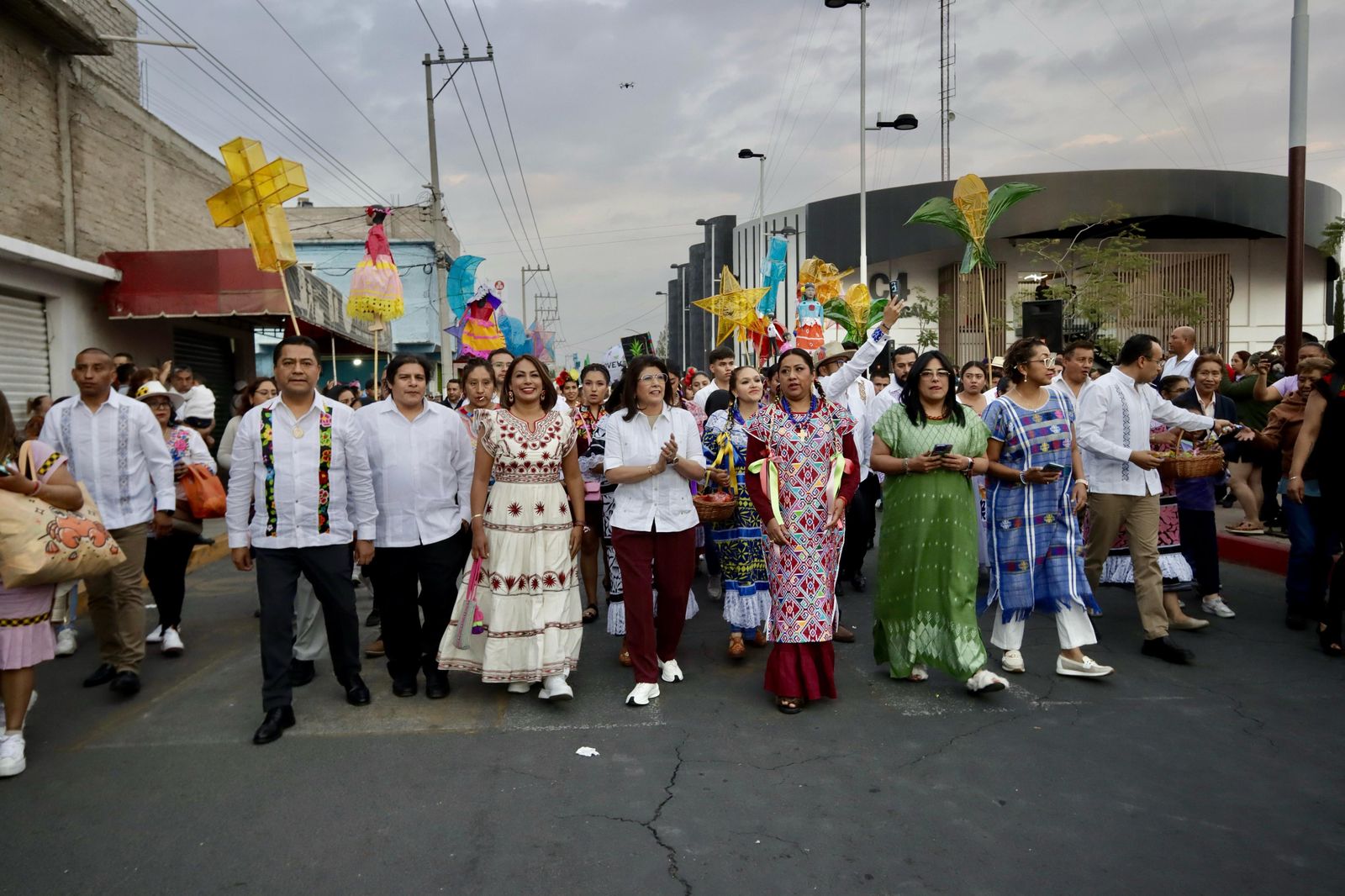 El evento destaca la diversidad cultural y étnica de Oaxaca, atrayendo a miles de visitantes. Foto Especial