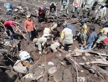 Rescata Sedena a tres personas sepultadas en Jilotzingo