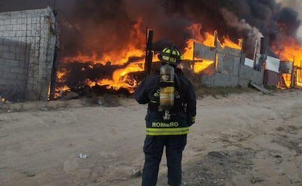 Humo y fuego en Tepotzotlán: Bomberos luchan contra incendio masivo en recicladora