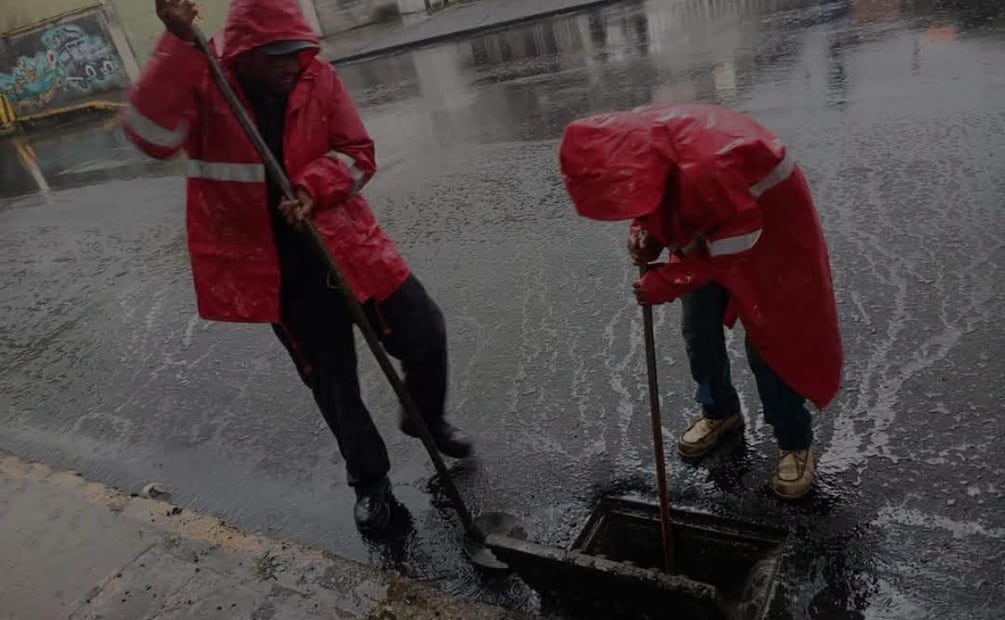El cruce de la avenida Gustavo Baz con Recursos Hidráulicos fue una de las zonas más afectadas por los niveles de agua alcanzados. Foto Especial