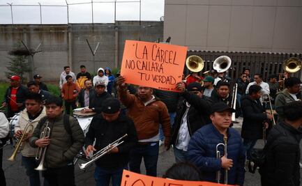 Con música de banda, exigen justicia por tres jóvenes detenidos en Almoloya de Juárez