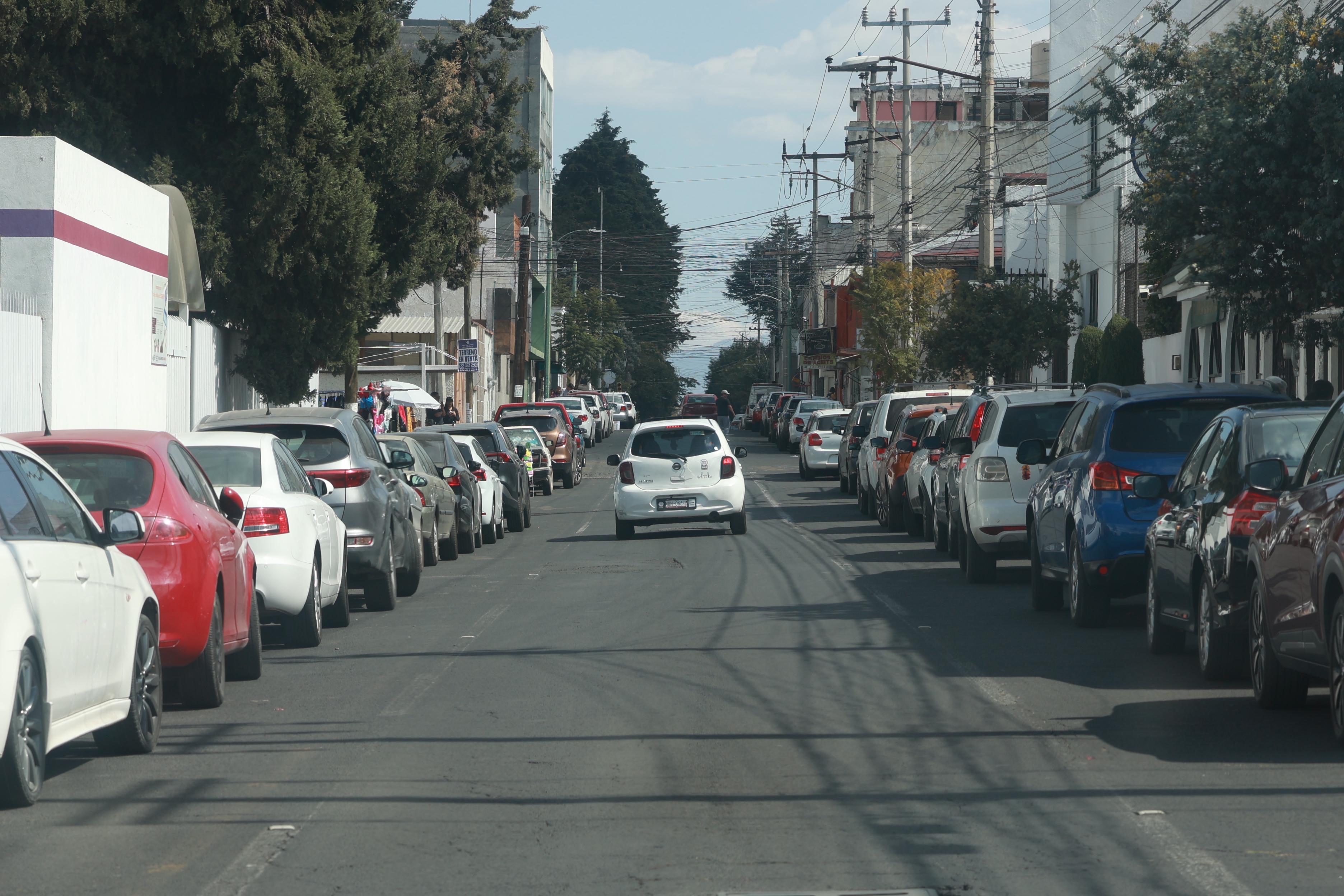 Los robos y los intentos de robo de autos son un problema recurrente en Toluca, especialmente en la colonia Doctores. Foto Alejandro Vargas
