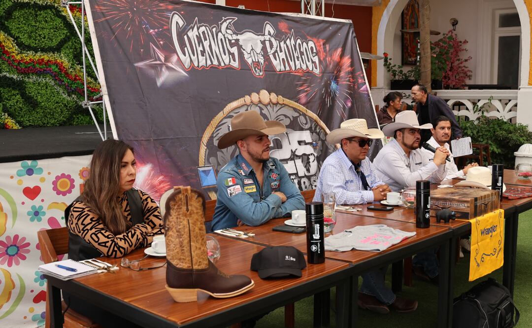 Jinetes nacionales e internacionales desafiarán a los toros en Toluca Foto: Roberto Guerrero
