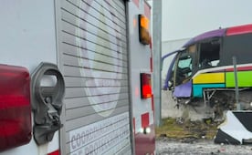 Accidente de autobús de pasajeros en el Trébol del Arco Norte en Atlacomulco deja 33 lesionados