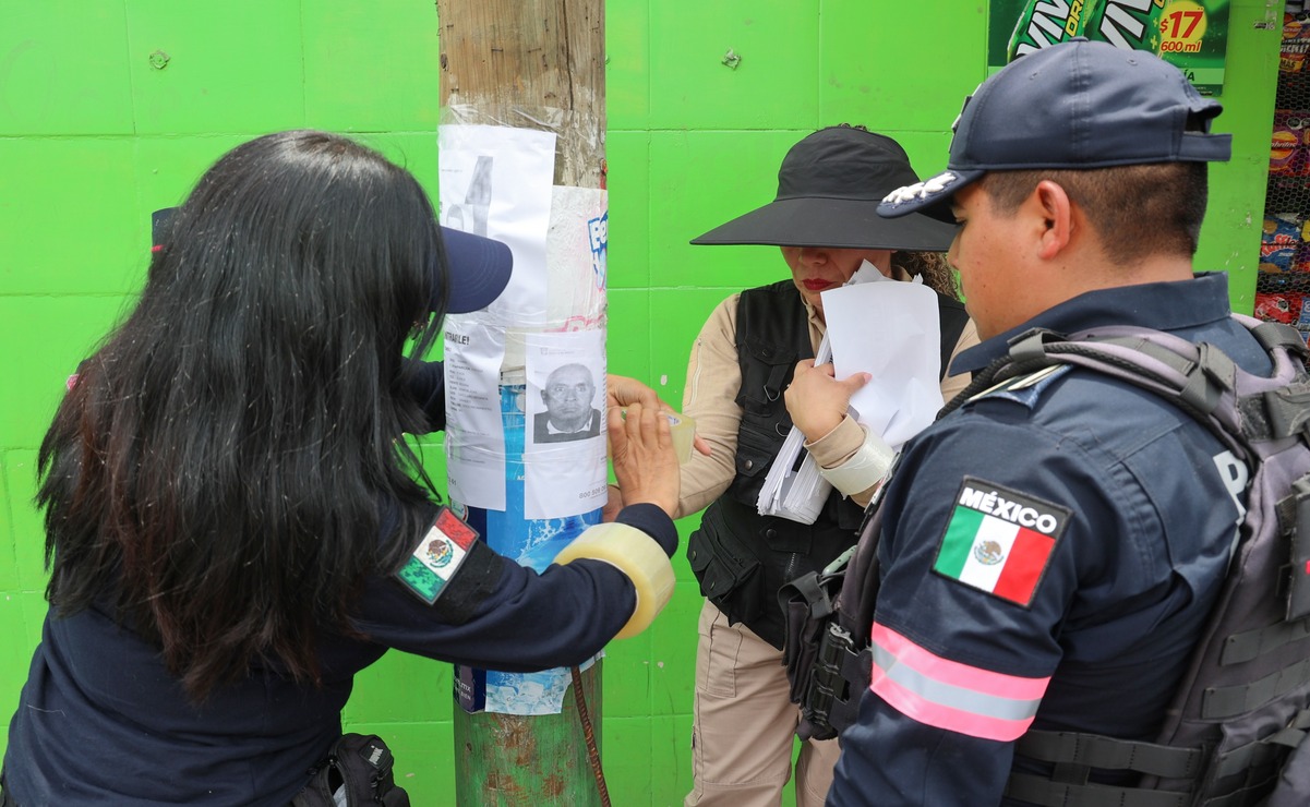 Autoridades colocan boletines de búsqueda en postes, como parte de la estrategia de localización de personas desaparecidas / Foto: Especial