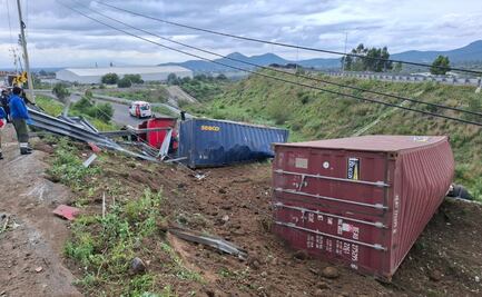 Tráiler cae al intentar usar rampa de frenado; hay un muerto en la México-Zacatepec