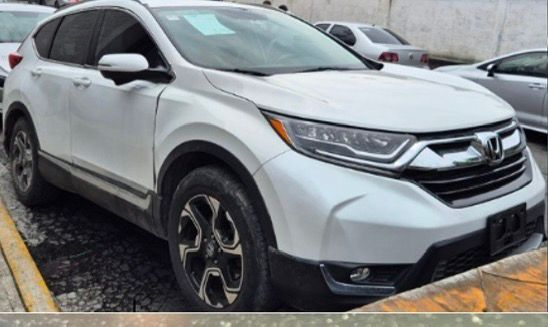 En el inmueble se localizó un vehículo Honda CR-V EX 4WD modelo 2019 color blanco  con el número de serie alterado y con reporte de robo. Foto: Especial