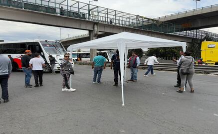 Transportistas bloquean la México-Querétaro: suman 6 horas de afectación vial
