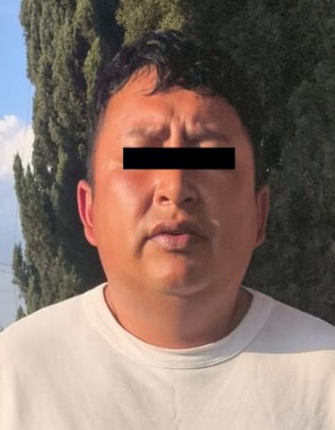 Durante la detención, fueron asegurados cinco dispositivos móviles tras no poder acreditar su legal posesión. Foto. Especial